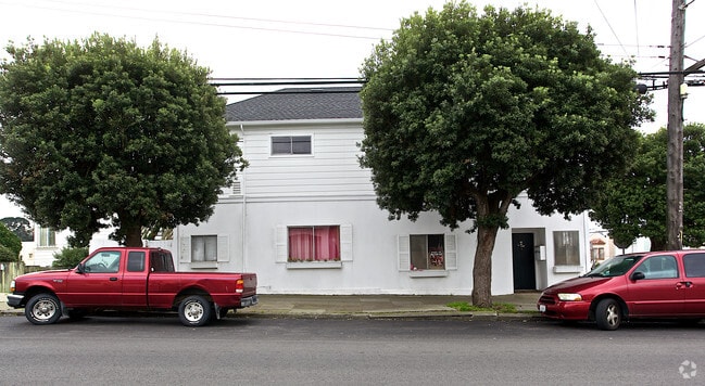 Building Photo - 2845-2849 Ulloa St