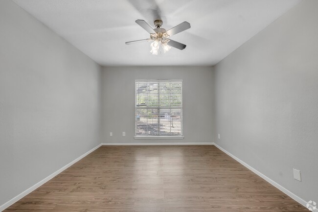 Building Photo - Cottonwood