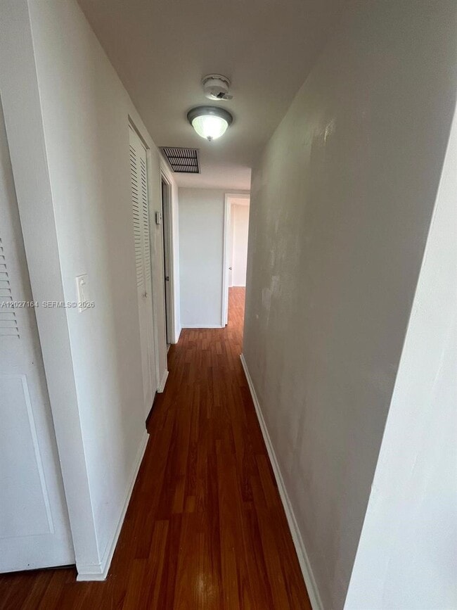 Building Photo - 1351 NE Miami Gardens Dr