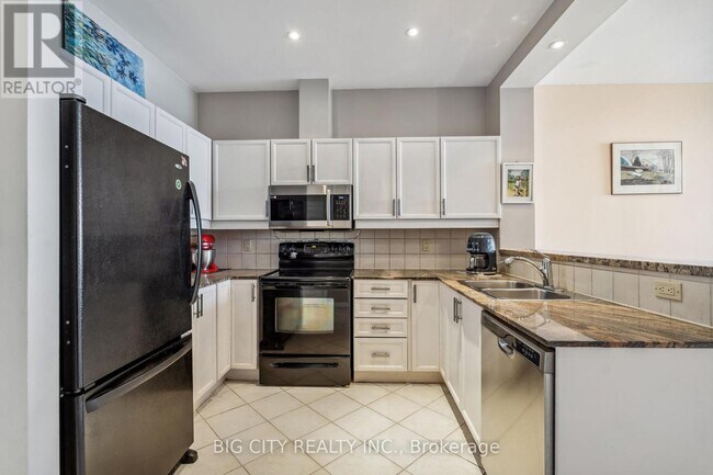 Building Photo - 1-401 Leaside Park Dr