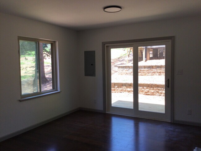 Building Photo - 7 Wellspring Ln