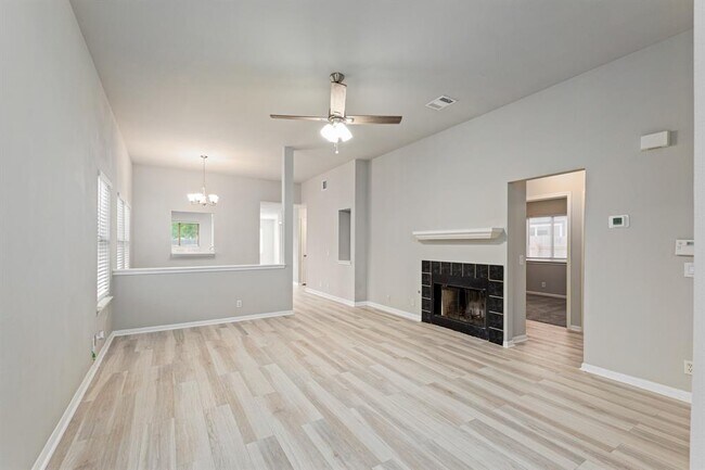 Foto del edificio - 21108 Derby Day Ave