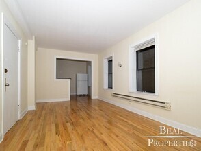 Building Photo - 1347 N Dearborn St