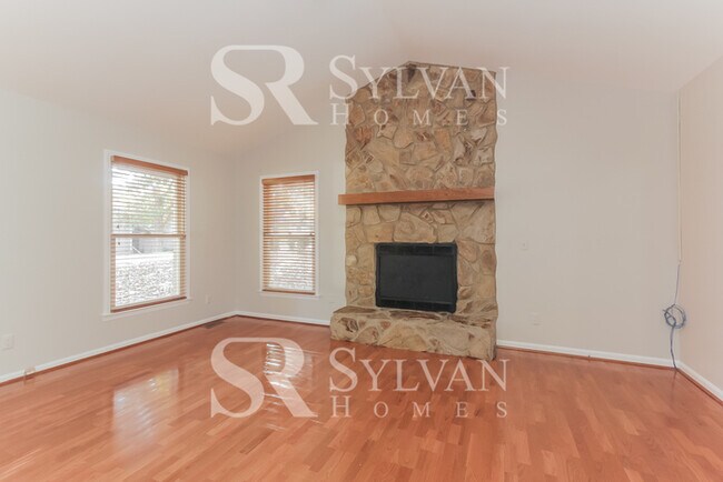 Foto del edificio - Unwind and Explore at Your Tega Cay Oasis:...