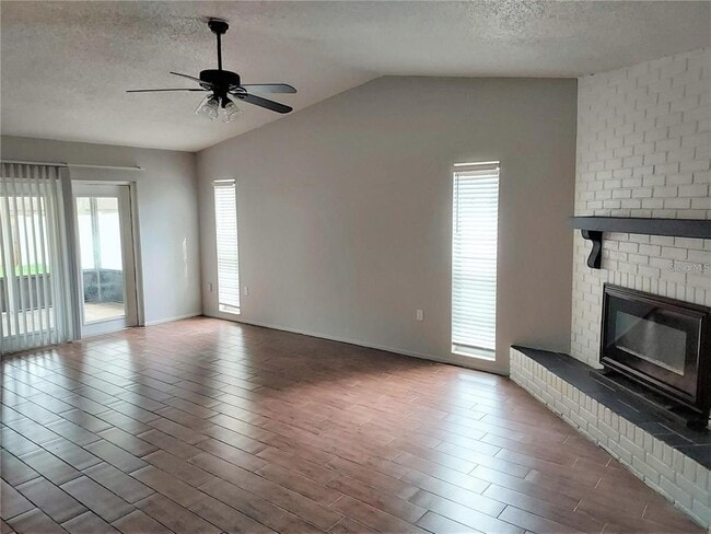 Building Photo - 2001 Groveland Rd