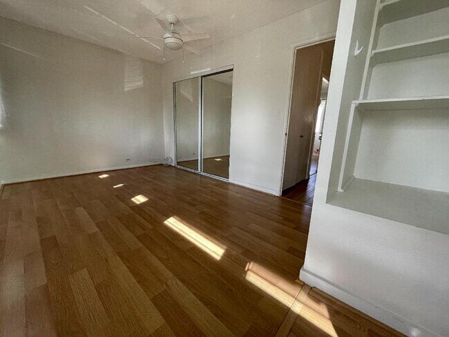 Building Photo - TROPICANA VILLAGE MAKAI 2/2/1, A/C, W/D, c...