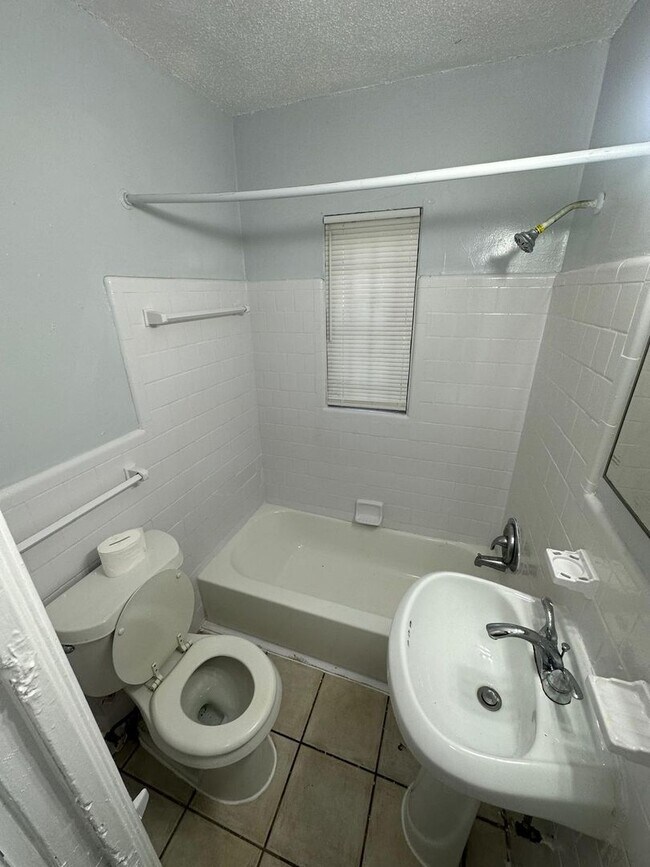 Foto del edificio - 2845/2847 W 6th St.
