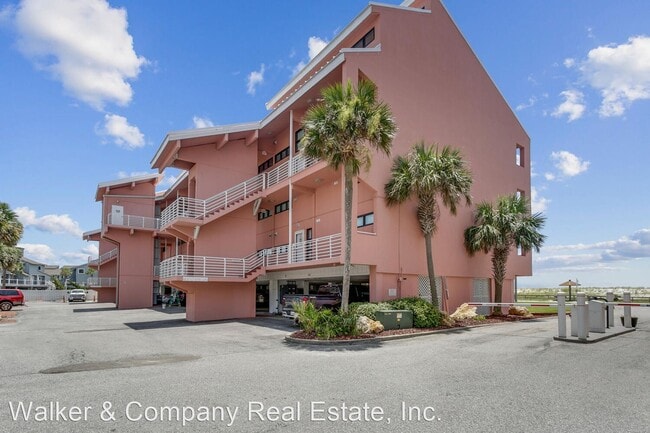 Building Photo - 1390 Fort Pickens Rd