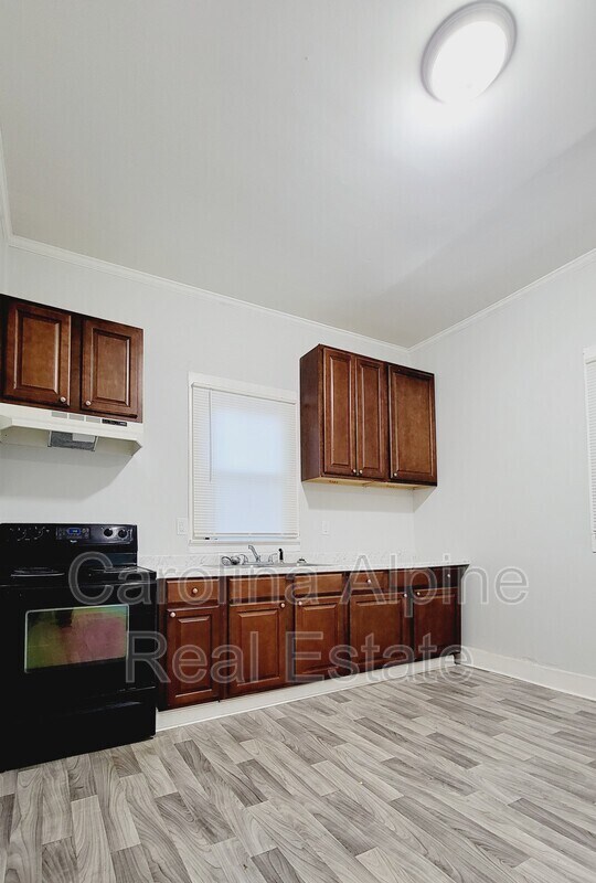 Building Photo - 710 Legrand St