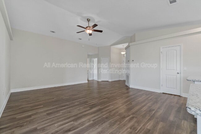 Foto del edificio - 6223 Redberry Dr