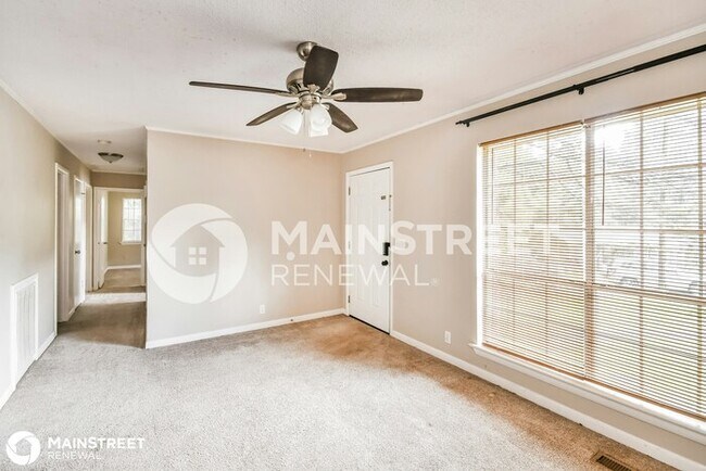 Building Photo - 1032 Sandybrook Circle, Birmingham, AL 35214