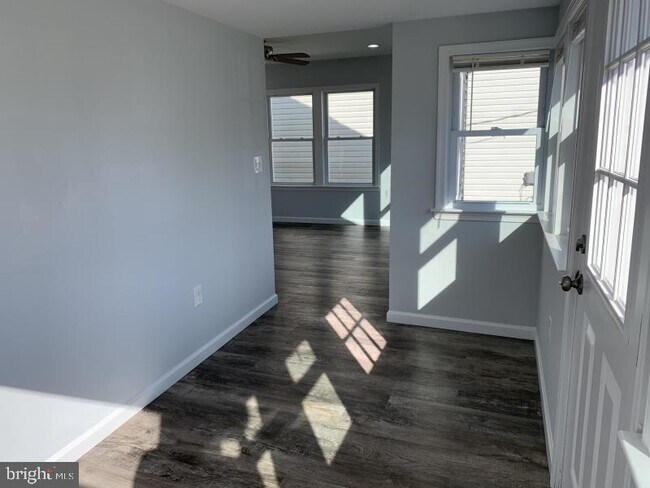Foto del edificio - 519 E Lakewood Ave