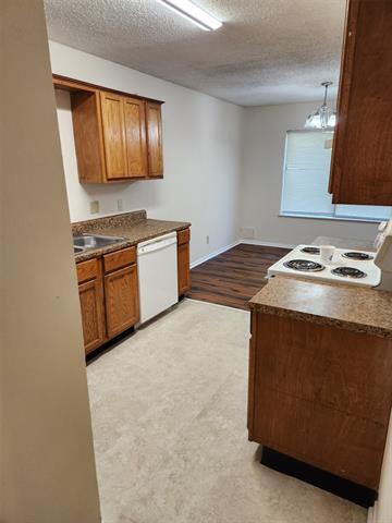 Building Photo - 6754 Trail Lake Dr