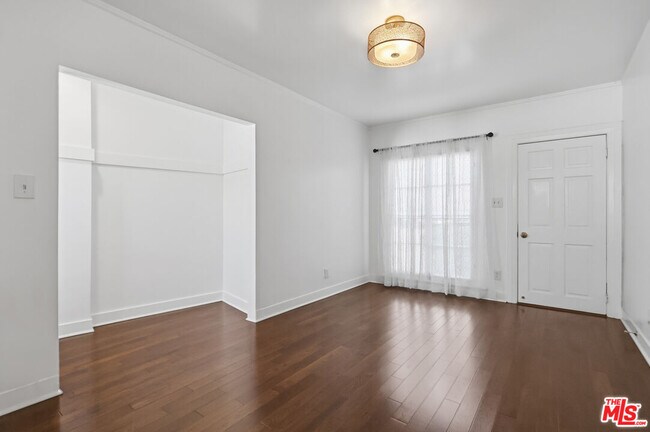 Foto del edificio - 4407 Melbourne Ave