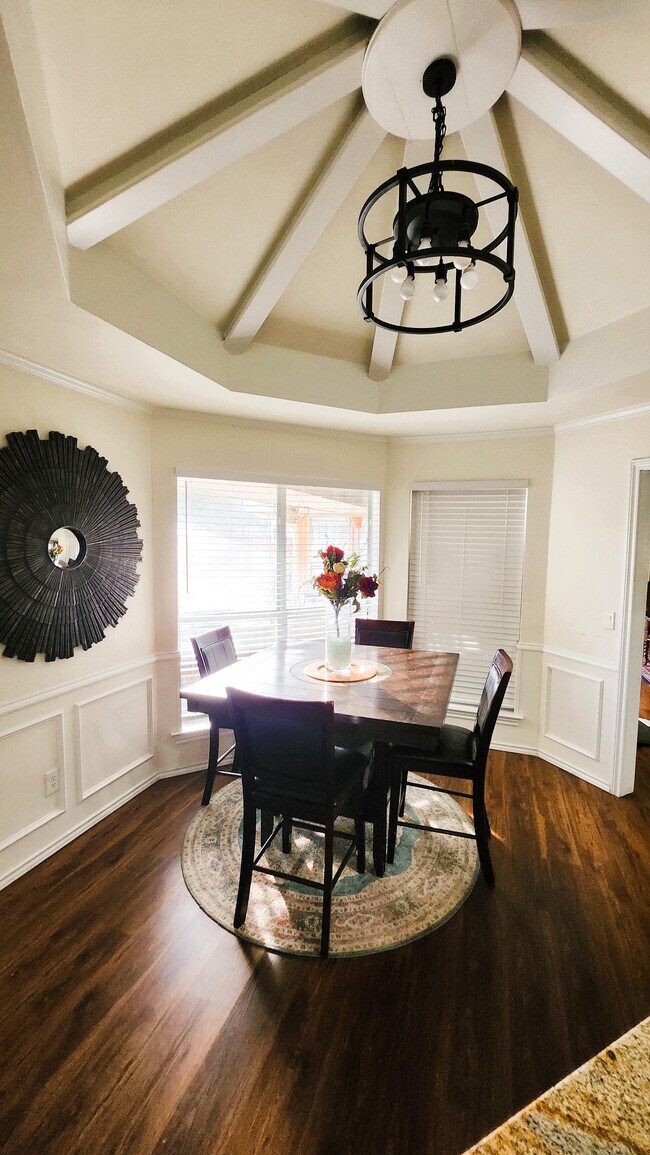 Foto del edificio - 4204 Country Brook Dr