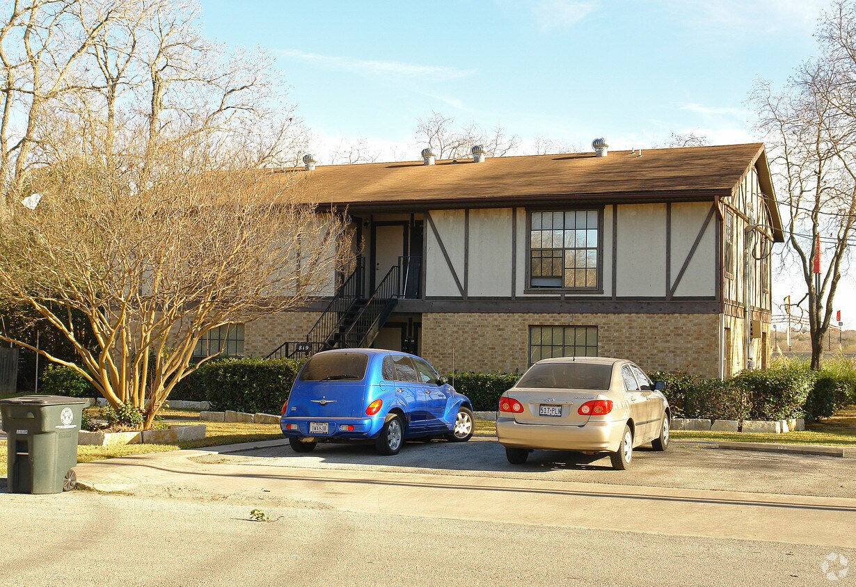 Building Photo - 819 Perryman St