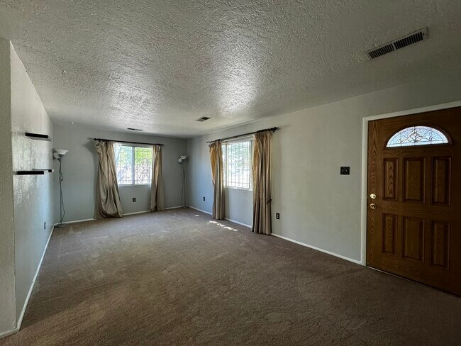 Foto del edificio - 315 San Andres Ave NW
