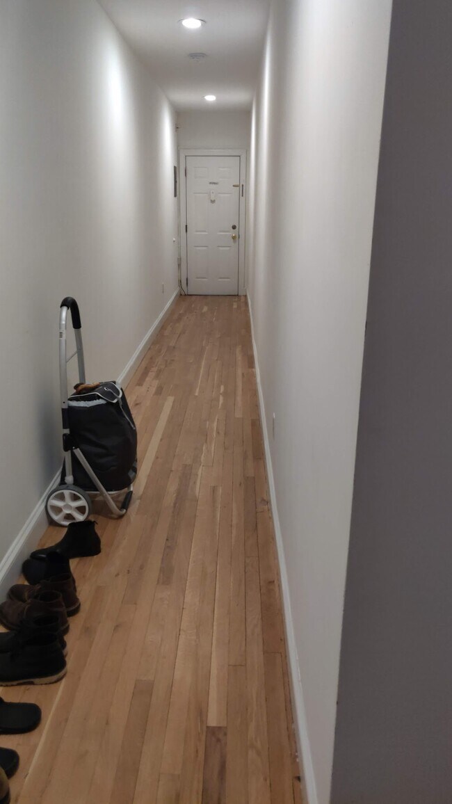 Hallway - 3315 Pleasant Ave