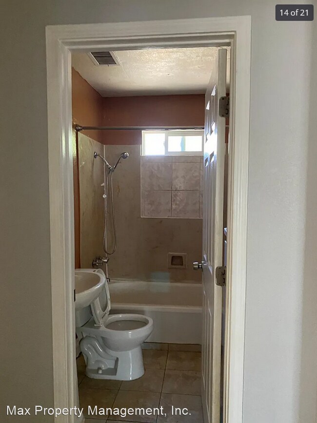 Foto del edificio - 3 br, 1 bath House - 11140 Robledo Drive