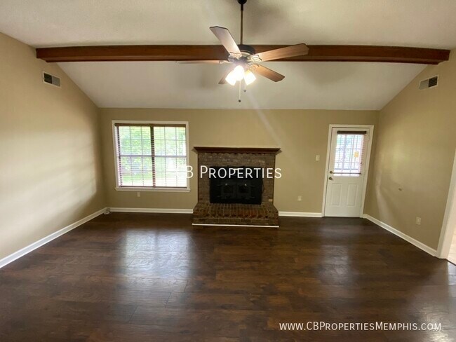 Foto del edificio - 5000 Hickory Bark Dr