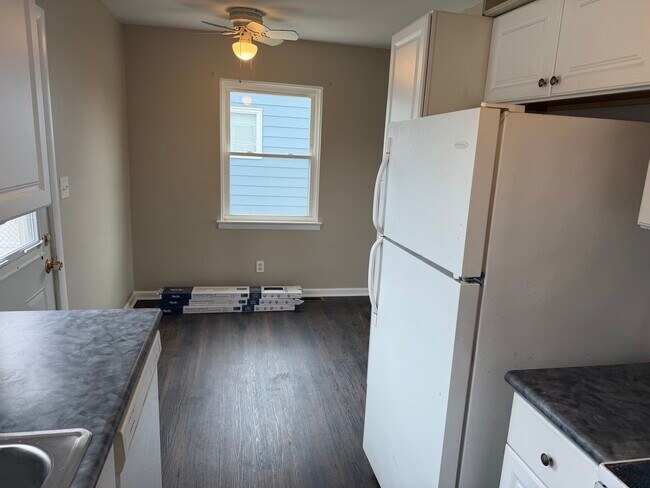 Cocina y zona de comedor - 4284 Beechgrove Dr