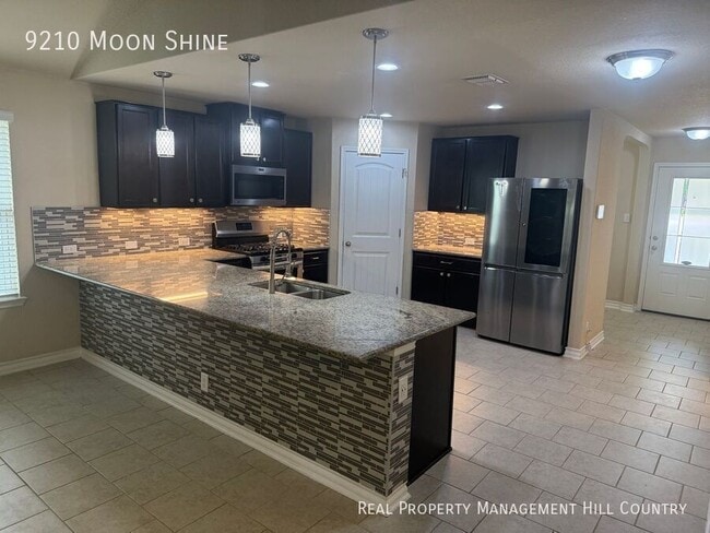 Building Photo - 9210 Moon Shine