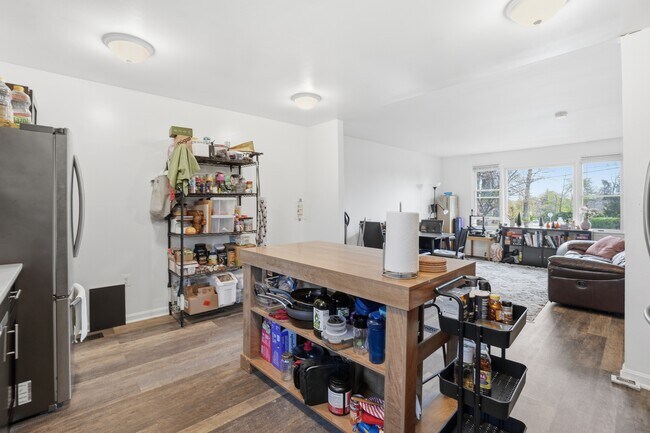 Foto del edificio - 8306 48th Ave