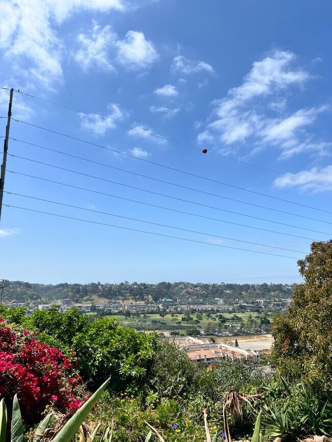 Foto del edificio - Gorgeous 3 Bedroom House with Views of Mis...