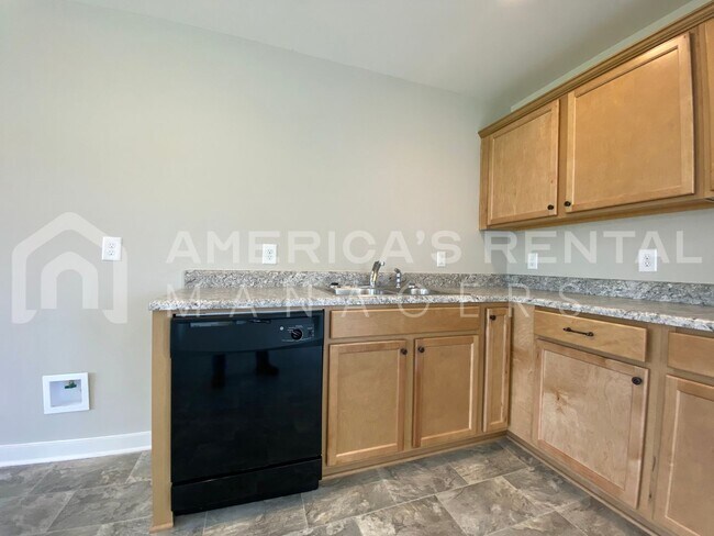 Building Photo - Home for Rent in Talladega, AL!!! MOVE IN ...