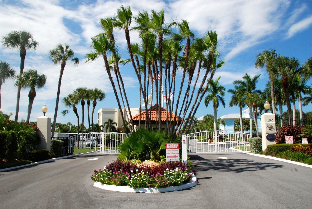 150 SE Four Winds Dr Unit 103, Stuart, FL 34996 Condo for Rent in