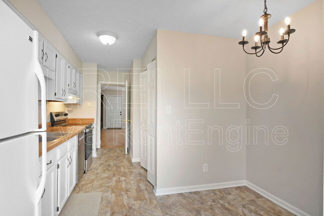 Building Photo - 10783 Colonial Woods Ct