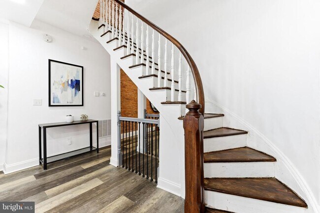 Foto del edificio - 737 Dolphin St