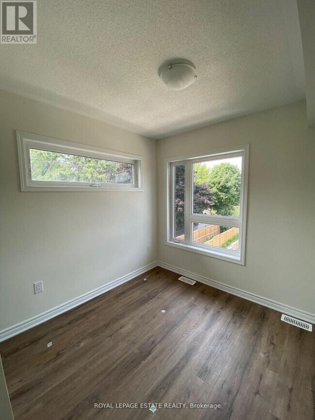 Building Photo - 2789 Eglinton Ave E