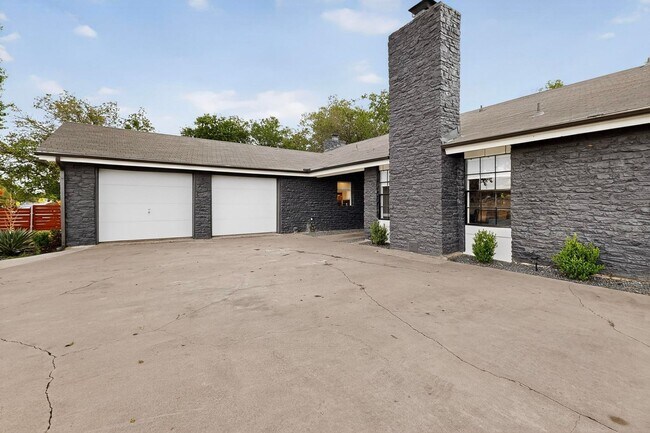 Foto del edificio - 5501 Purple Sage Dr