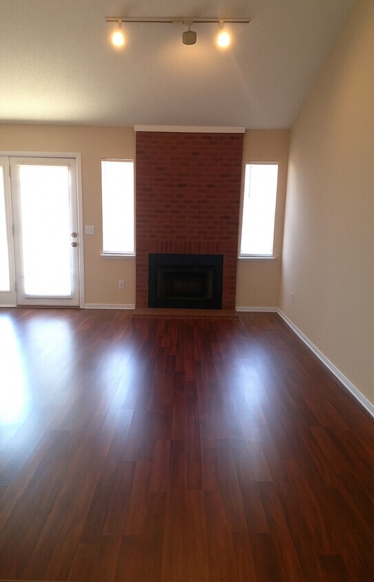 Foto del edificio - 4126 Bridge Ct