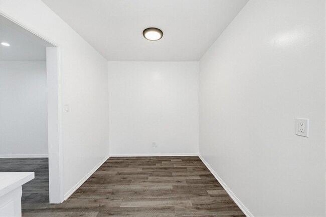 Foto del edificio - 4264 W Broadway