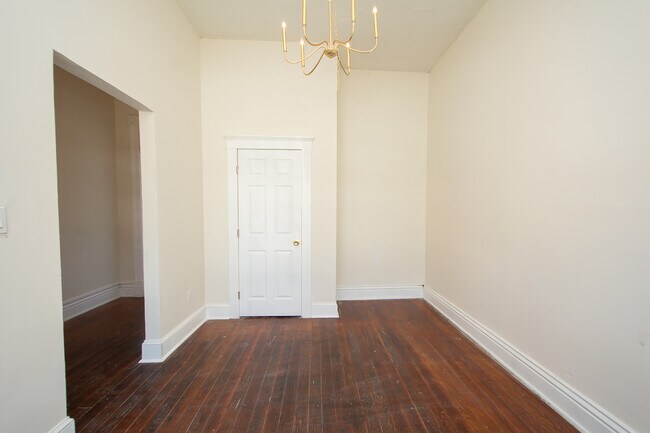 Building Photo - 915 S Shelby St