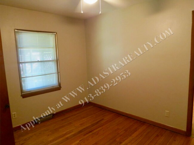 Foto del edificio - Beautiful 3 Bed/1 Bath Home in KCMO-Availa...