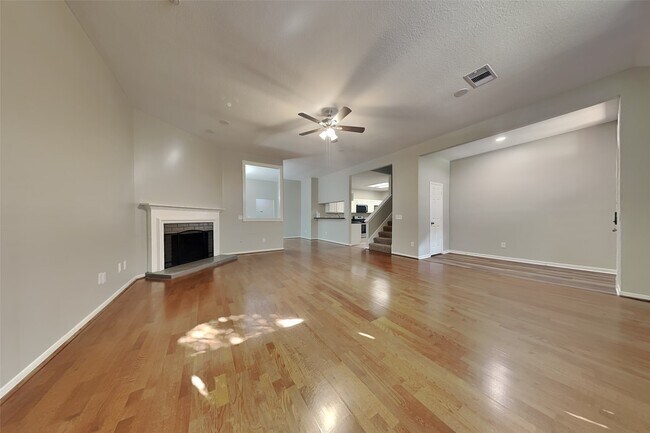Foto del edificio - 14422 Bladenboro Dr