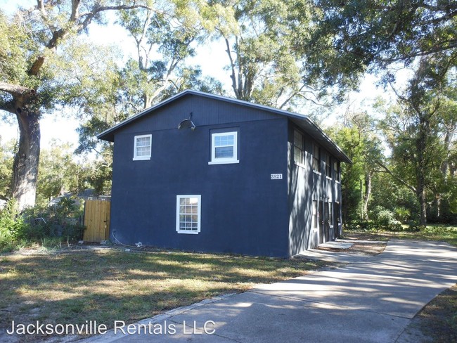 Building Photo - 1 br, 1 bath House - 2825 Moncrief Rd