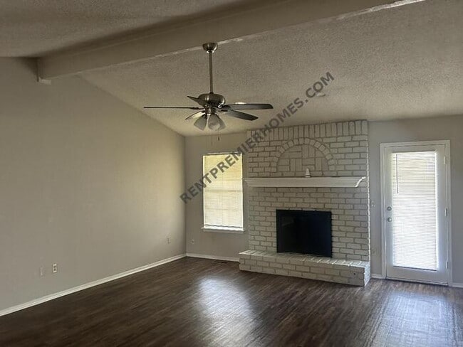 Building Photo - 8305 E 107th Pl S
