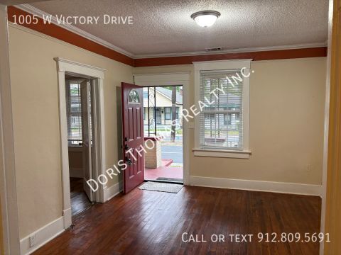 Foto del edificio - 1005 W Victory Dr