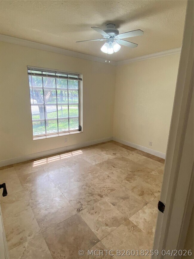 Foto del edificio - 2200 NE 66th St