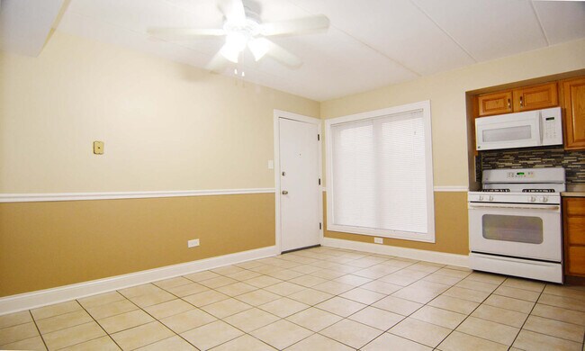 Foto del edificio - 4430 W 111th St