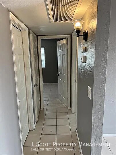 Foto del edificio - 525 E Peppertree Ave