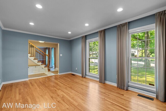 Foto del edificio - 4 br, 2.5 bath House - 5 Leonard Ct