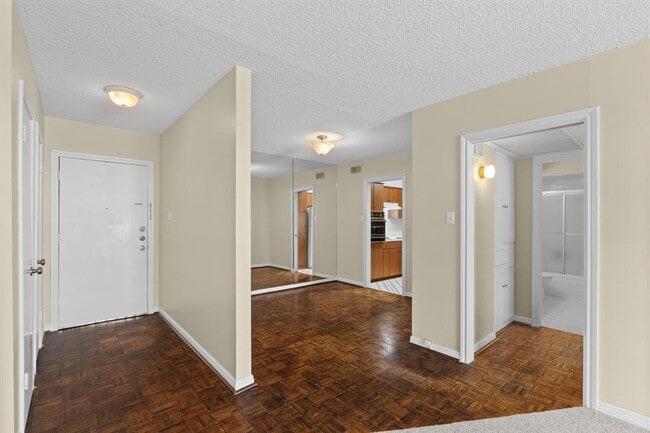 Building Photo - 2701 Bellefontaine St