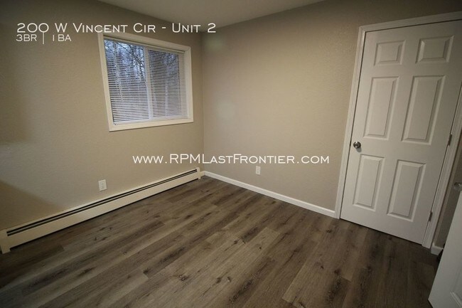 Building Photo - 200 Vincent Cir