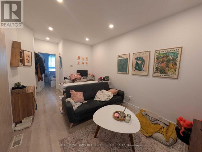 Building Photo - 1821 Davenport Rd