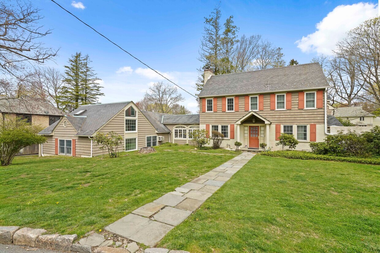 Welcome To 3 Mount Joy Avenue! - 3 Mount Joy Ave